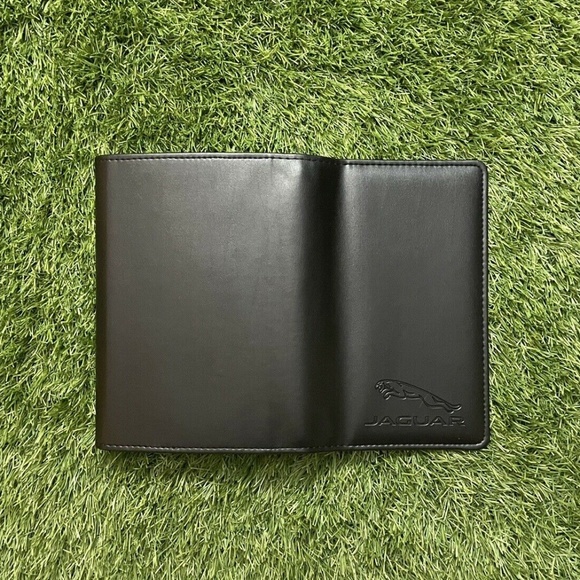 2018 Jaguar E-PACE Owners Manual - Picture 10 of 11